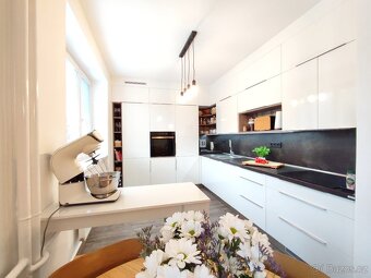 cihlový byt 3+1 s garáží a dílnou - 2