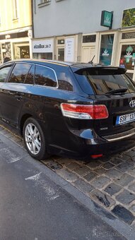 Toyota avensis 2.2 dizel 2010 - 2