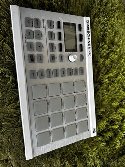 Native Instruments Maschine Mikro MK3 - 2