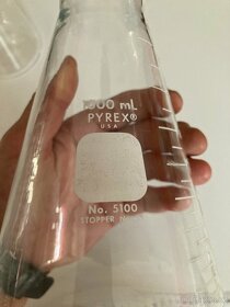 Baňka kuželová Erlenmeyerova širokohrdlá Pyrex 1000 ml - 2