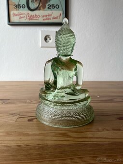Skleněný budha - 2
