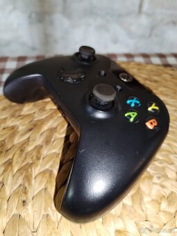 Xbox one ovladač - 2