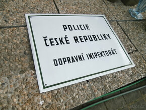 Cedule smaltovaná POLICIE s poštovným za 2.000 kč - 2
