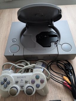 PlayStation 1 Fat - 2