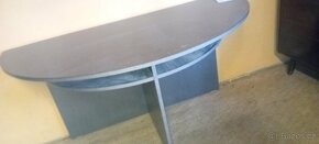 Stůl půlkulatý - 2