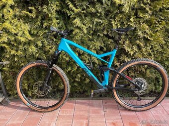 Prodám celoodpružené kolo CUBE STEREO 140 HPC RACE 2021 - 2