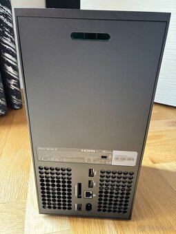 Xbox series X 1Tb ovladač a 4 hry - 2