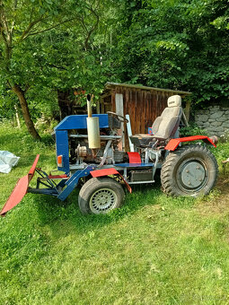 Prodám malotraktor 4x4 - 2