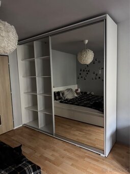 Šatní skříň - 2