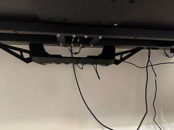 Prodám herní stůl ULTRADESK Force – RGB, 166×70 cm - 2