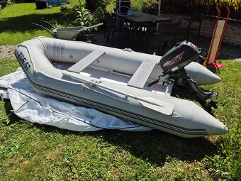 Nafukovací člun 3,3m s motorem Johnson 5 hp - 2
