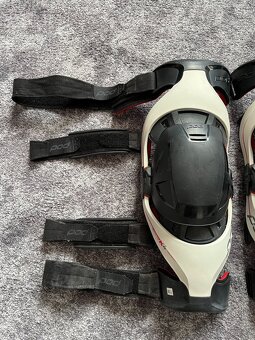 Kolenní ortézy na motorku POD K4 - 2