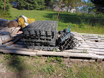 Zatravňovací dlažba ECORASTER® E40 – černá - 2