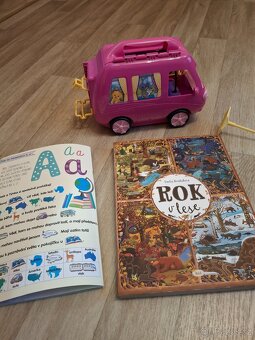 Rozkládací karavan  a kniha Rok v lese - 2