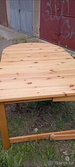 Jídelní rozkládací stůl z masivu (borovice) - 2