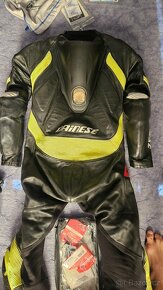 Kombinéza, rukavice, boticky, hrudak - 2