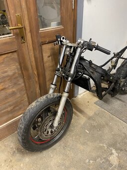 Rám bez kol suzuki gsx 600f - 2