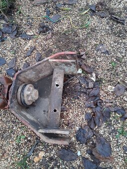 Horni závěs zetor 4011,5511,5611,6711,6911 - 2