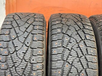 Zimní Nokian 225/70/15C - 2