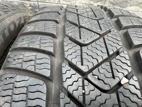Zimní pneu 225 50 18 Pirelli RFT - 2