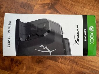 Nabíjecí stojan k Xbox ovladačům - 2