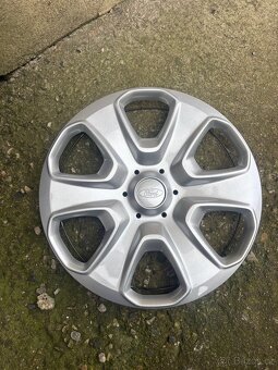 Poklice Ford R15 - 2