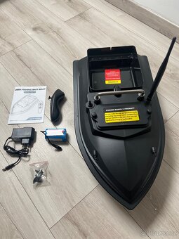 Zavážecí loďka na ryby - 2