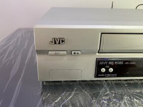 Videorekordér VHS JVC HR-J582 - 2