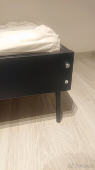 Prodám levně postel s matracem - 2