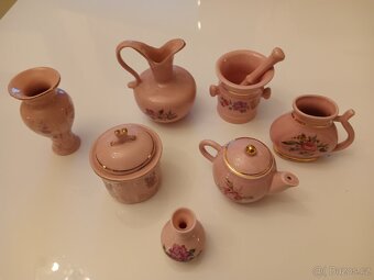 Malý růžový porcelán. - 2