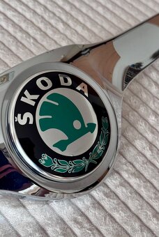 Přední maska / mřížka chladiče ŠKODA SUPERB II 08-13 (CHROM) - 2