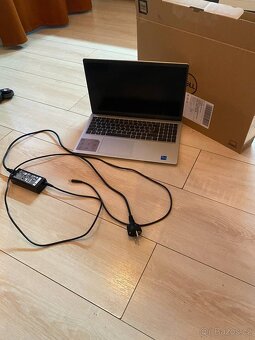 DELL Inspirion 15 3520 - 2