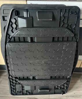 Podlaha zavazadlového prostoru Audi A6 4K9864106 - 2