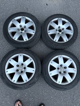 ZIMNÍ KOLA Z VOLKSWAGENU • BARUM 205/55 R16 • PRAHA - 2