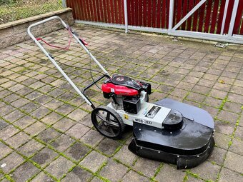 Profesionální zametací stroj Lumag WKB-300 - 2