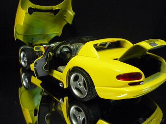 Dodge Viper RT/10 žlutý Bburago 1/18 - 2