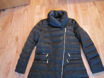 Kvalitní péřový kabát z Itálie, vel. M/38, černý - 2