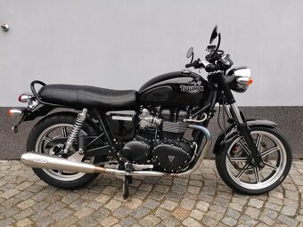 Triumph Bonneville - 2