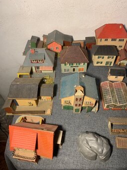 Modelová železnica - set: domčeky, stromčeky, farby - 2