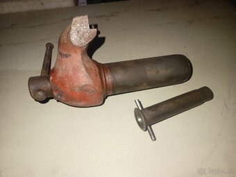 Přední čelist svěrák York 100 se šroubem a matkou - 2