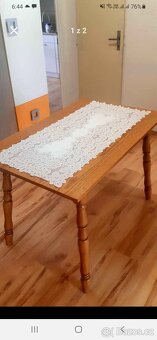 Masivní jídelní stůl - 2