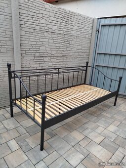 Prodám kovovou postel 90cm x 200cm - 2