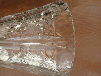 Broušená váza - 2