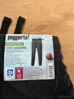 Nové tepláky Pepperts, velikost 134/140 - 2