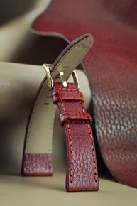 Kožený červený řemínek Hand made - 2