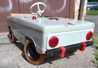 Šlapací autíčko Vaz. - 2