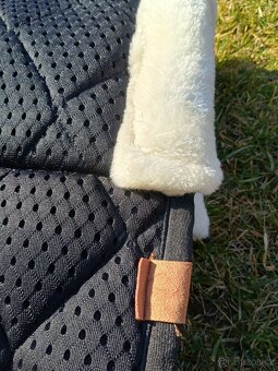 Podsedlová dečka s beránkem Equitheme - 2