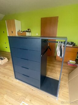 Šatní skříň - 2