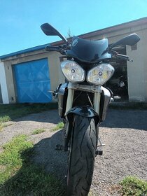 Triumph street triple - 2