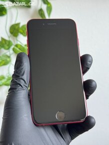 iPhone SE (2020) 64GB - 100% baterie - 2